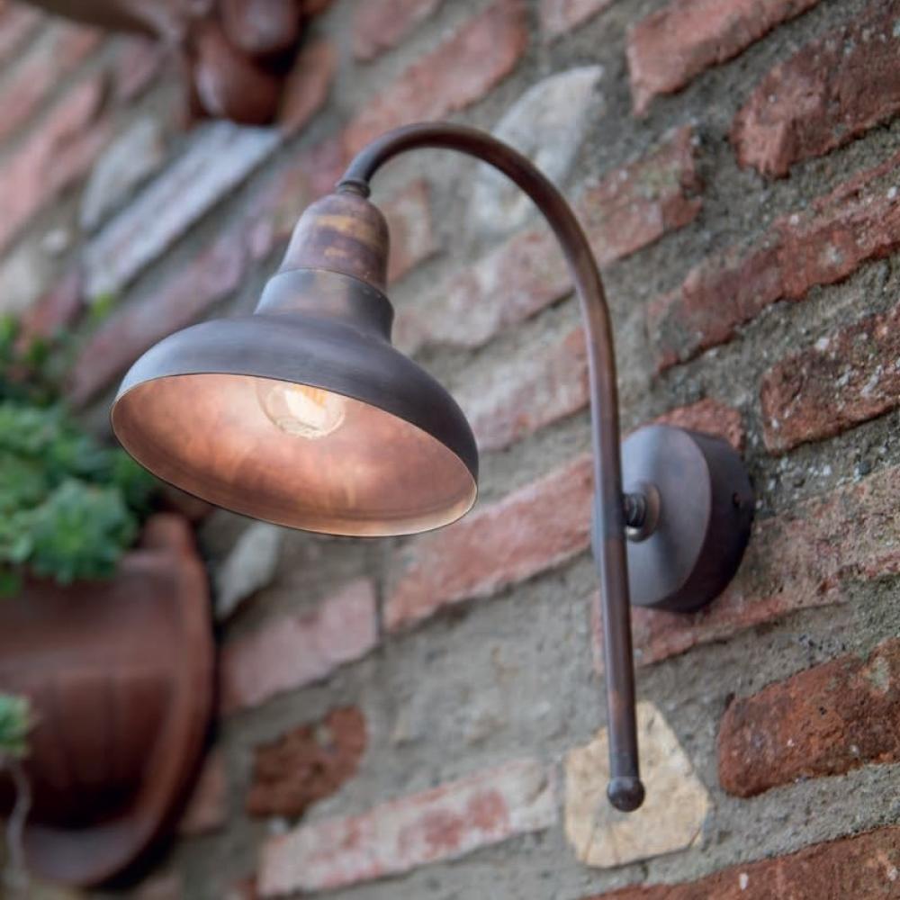 vizallo kulteri rez klasszikus fali lampa homlokzat vilagitas falikar terasz hazfal mediterran toszkan stilusu patinas.jpg